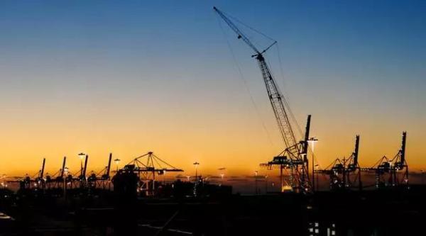 中共中央政治局召开会议 分析研究2025年经济工作 研究部署党风廉政建设和反腐败工作 中共中央总书记习近平主持会议