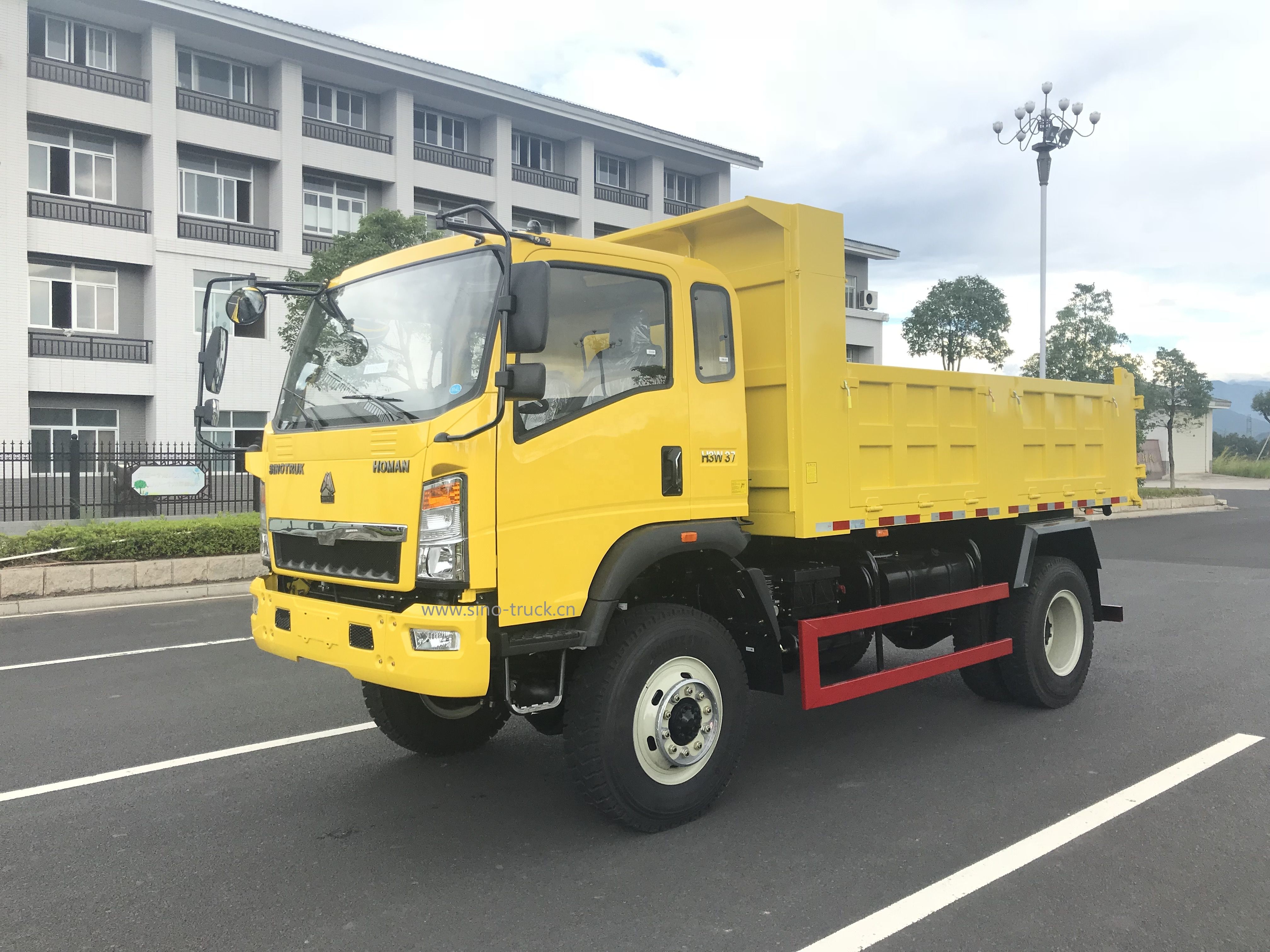 中国重汽集团全球供应链战略合作伙伴大会在济南举办