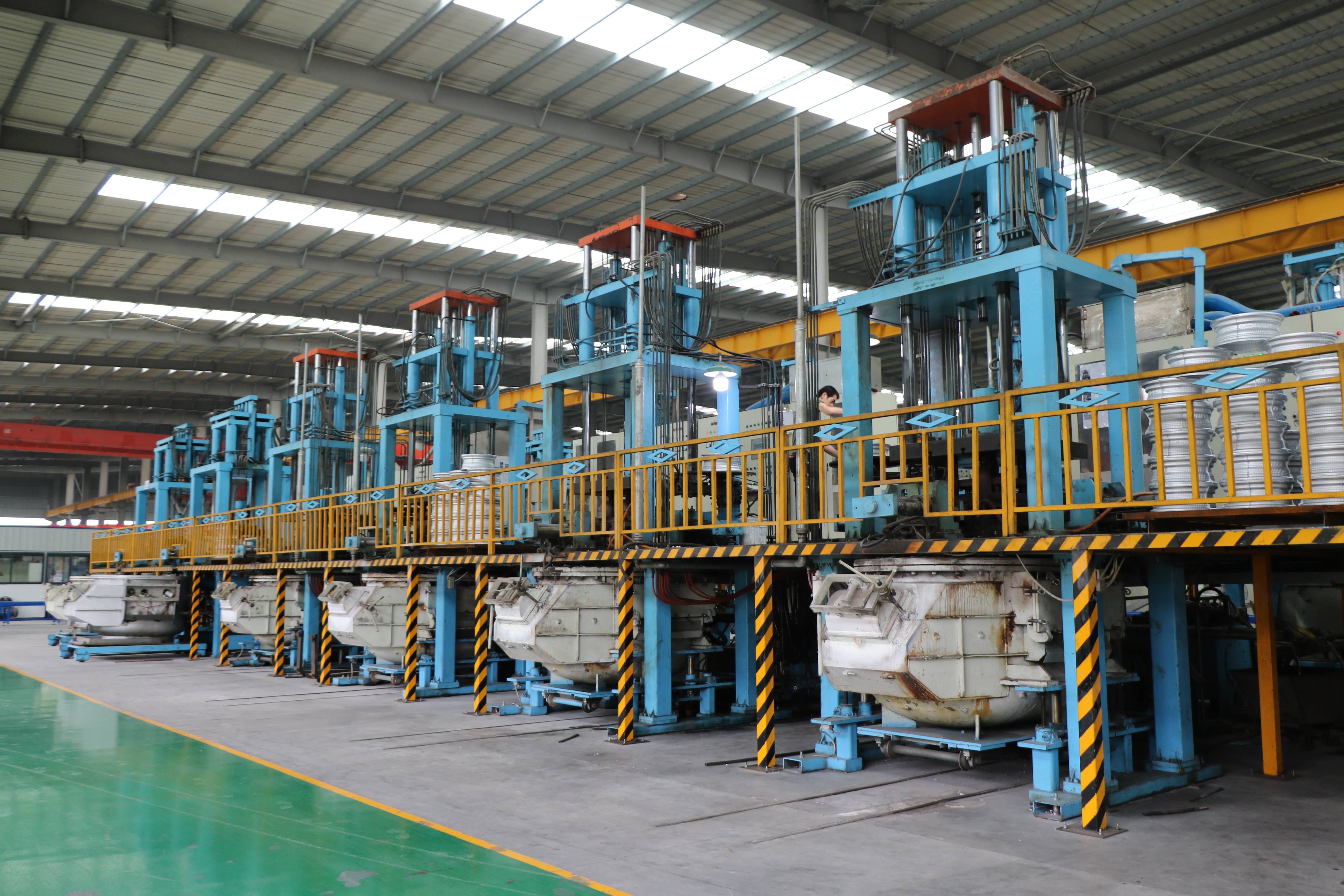 生产铆足劲 打好年度“收官战”——山东济南企业生产一线见闻