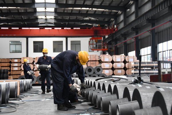 生产铆足劲 打好年度“收官战”——山东济南企业生产一线见闻