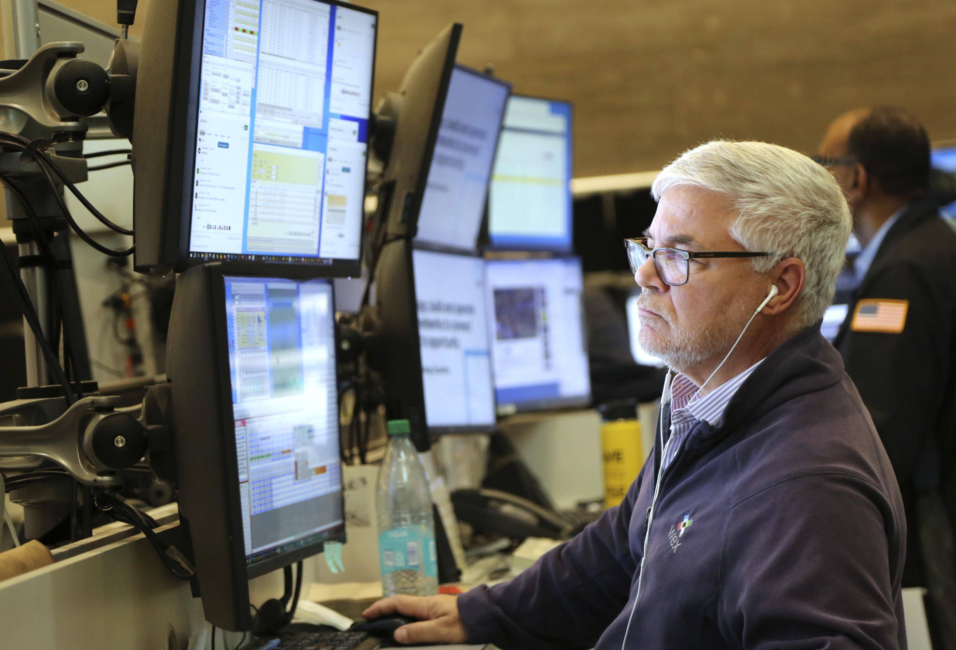 纽约股市三大股指17日下跌