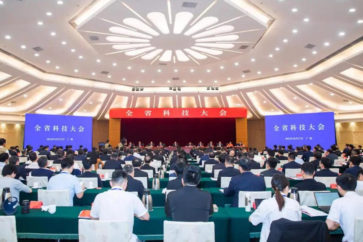 权威访谈：谋发展·启新篇｜勇挑大梁走在前列——访广东省委副书记、省长王伟中