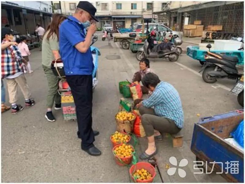 新闻多一点︱百年老市场的浓浓烟火气