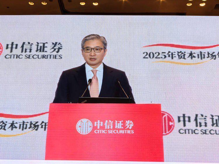 2025年中国汽车业站上新起跑线