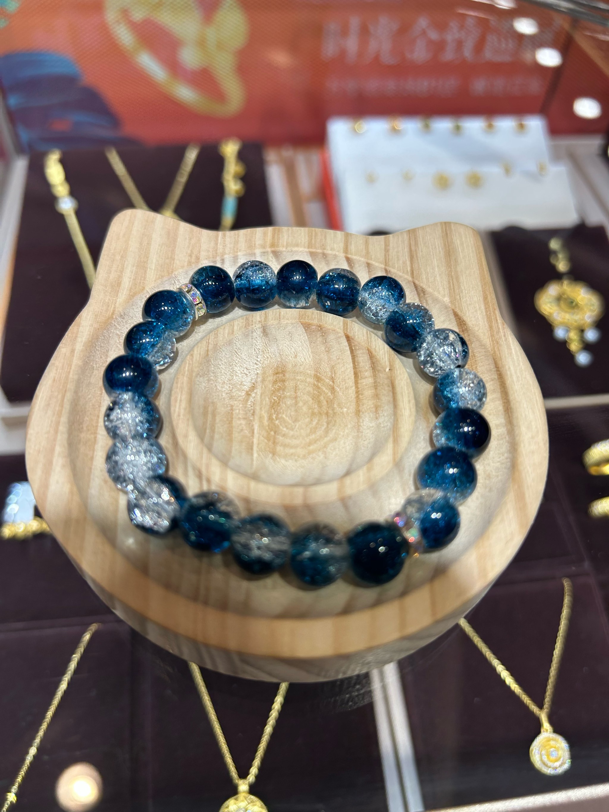 轻量化金饰走俏 上市公司创新驱动业态升级