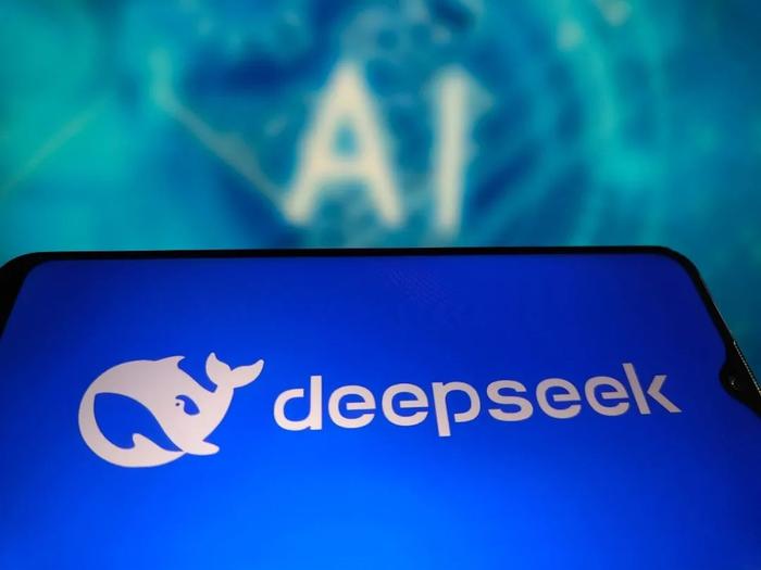 丸美生物：参投企业获国内首张羟基磷酸钙微球医美三类证 研发全面接入DeepSeek助力数字化