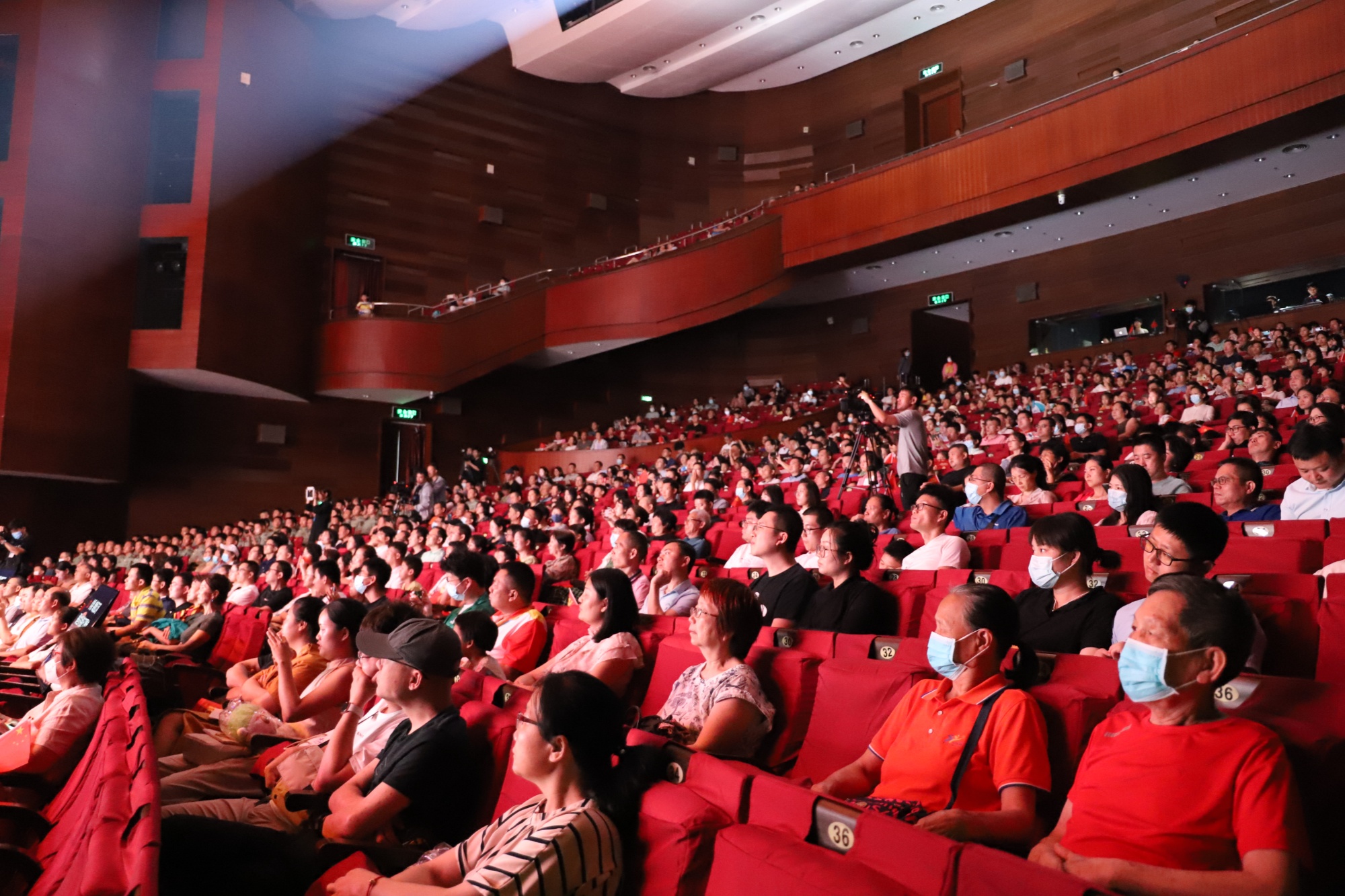 习近平在中共中央政治局第十九次集体学习时强调 坚定不移贯彻总体国家安全观 把平安中国建设推向更高水平
