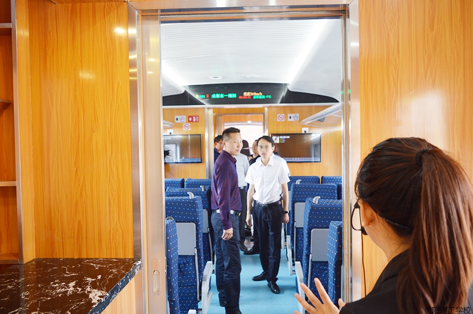 城市进化论——市长访谈录|全国人大代表、烟台市市长郑德雁：激发“生长力” 打造绿色高质量发展示范城市