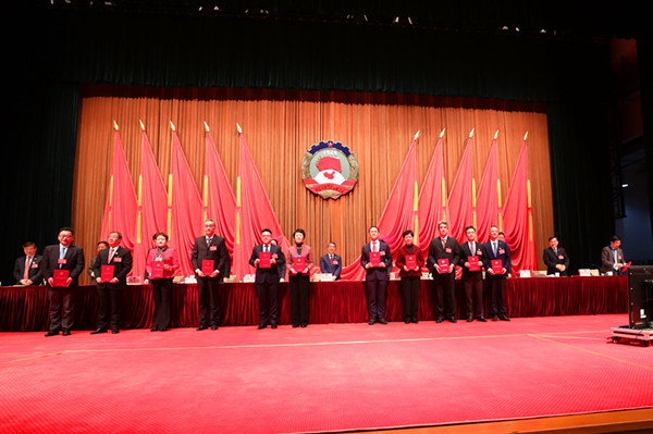 两会镜距离｜触摸民主的温度