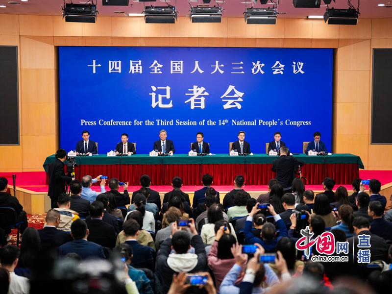 中国证监会党委书记、主席吴清：充分发挥资本市场功能 更好服务新型工业化