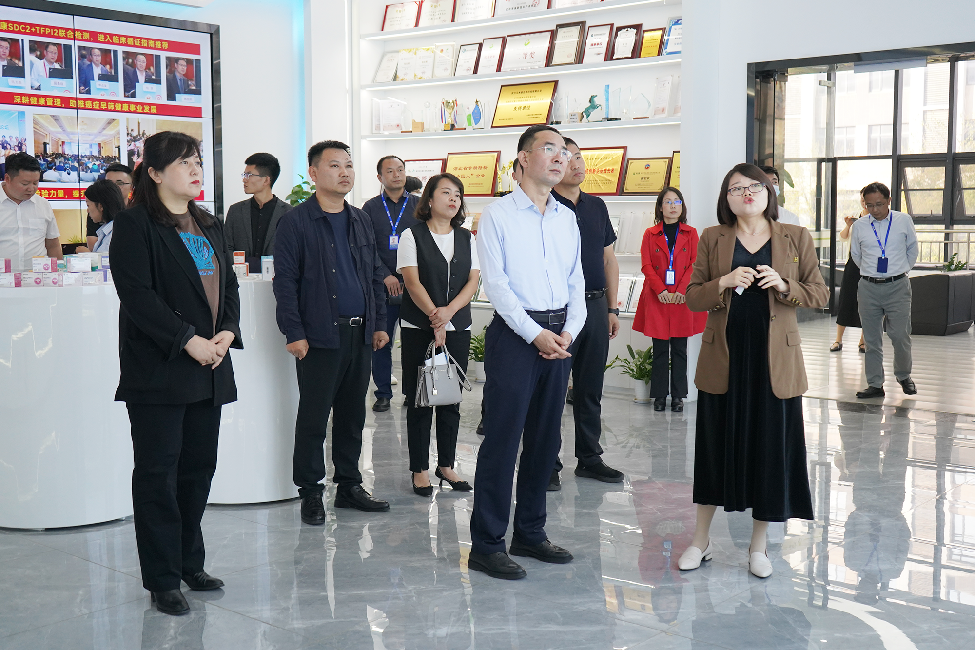 陕西渭南市高新区考察团莅临闪开公司调研交流