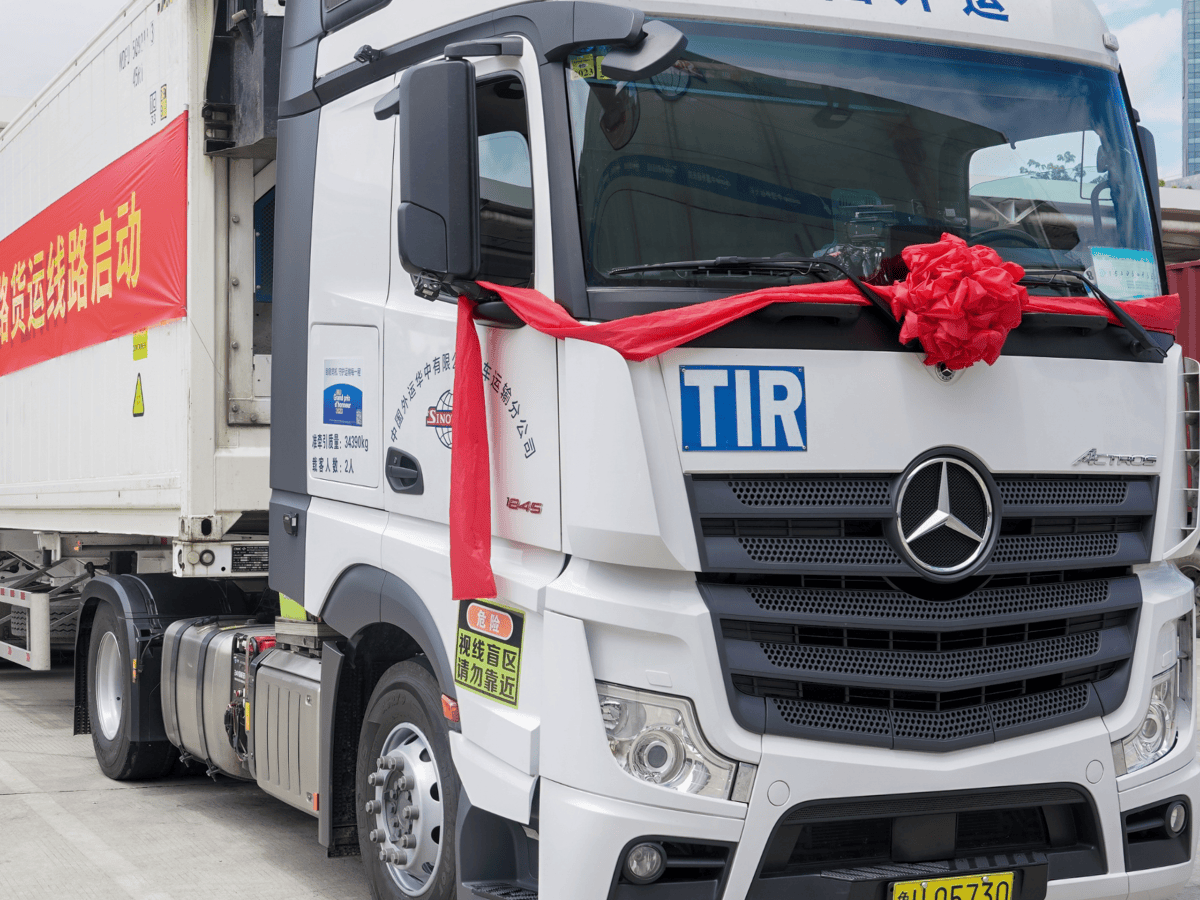 粤港澳大湾区首次自有TIR车辆跨境货物启运