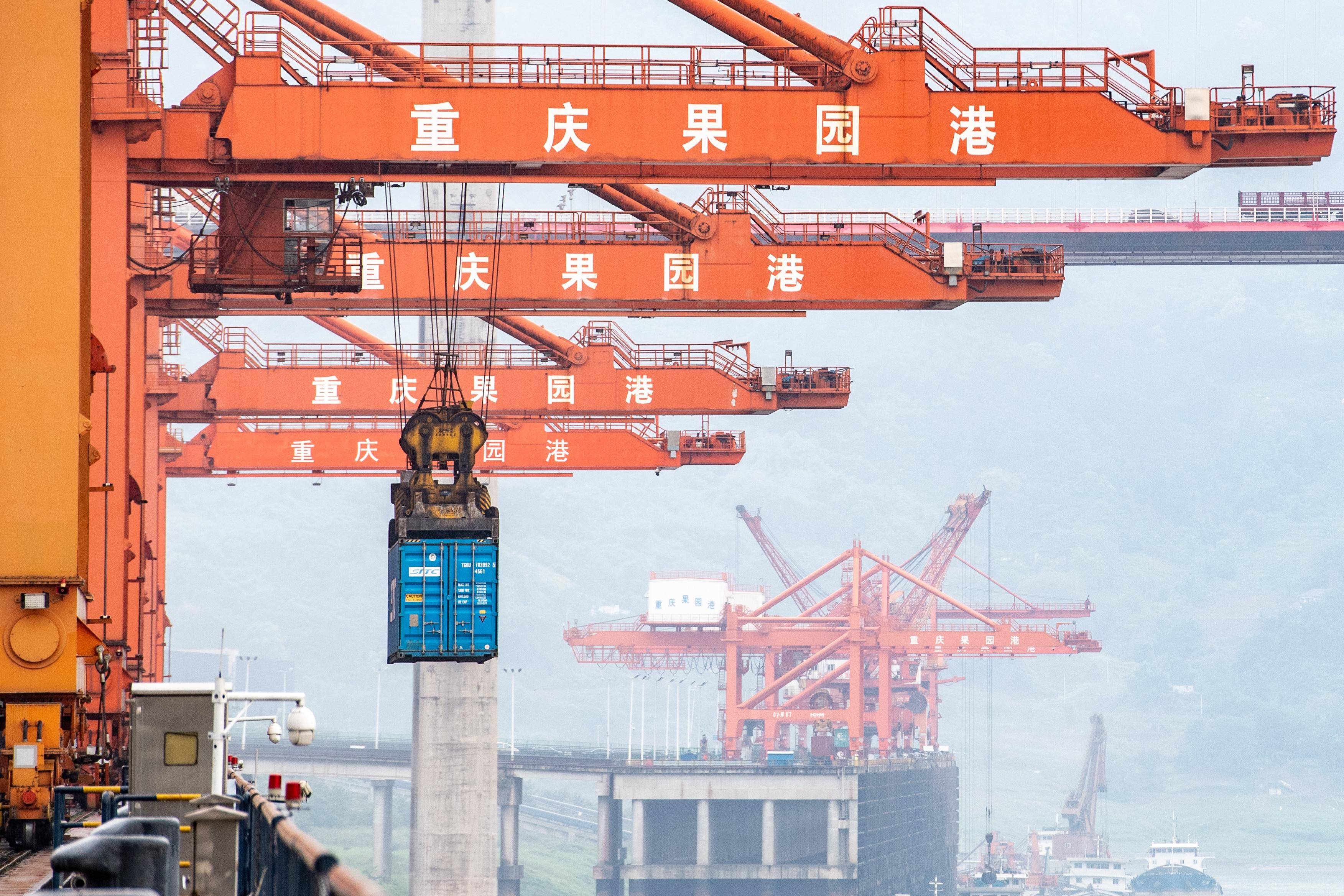 新华社权威快报丨增长1.3%，中国外贸首季平稳开局