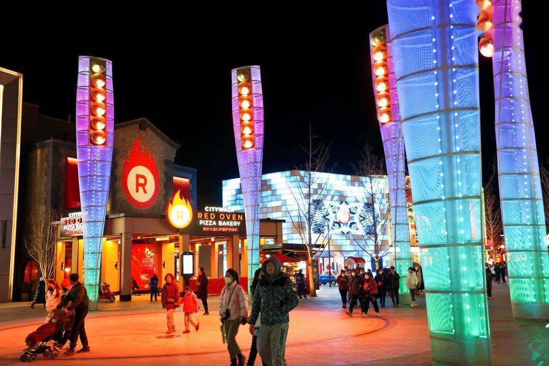 王府井：业态创新与免税双轮驱动 老牌零售探索发展新路径