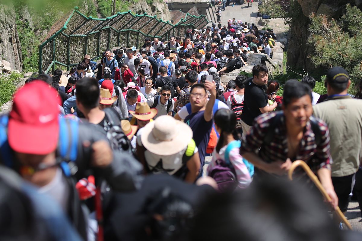 假期首日出行火热！交通新场景新业态持续助力假日消费