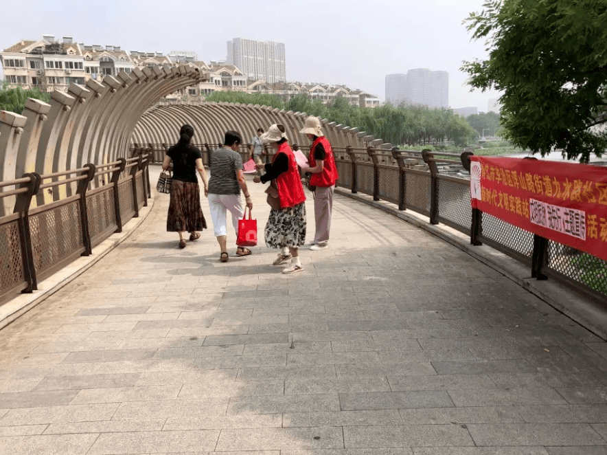 火热而有序 各地多措并举护文明安全旅游