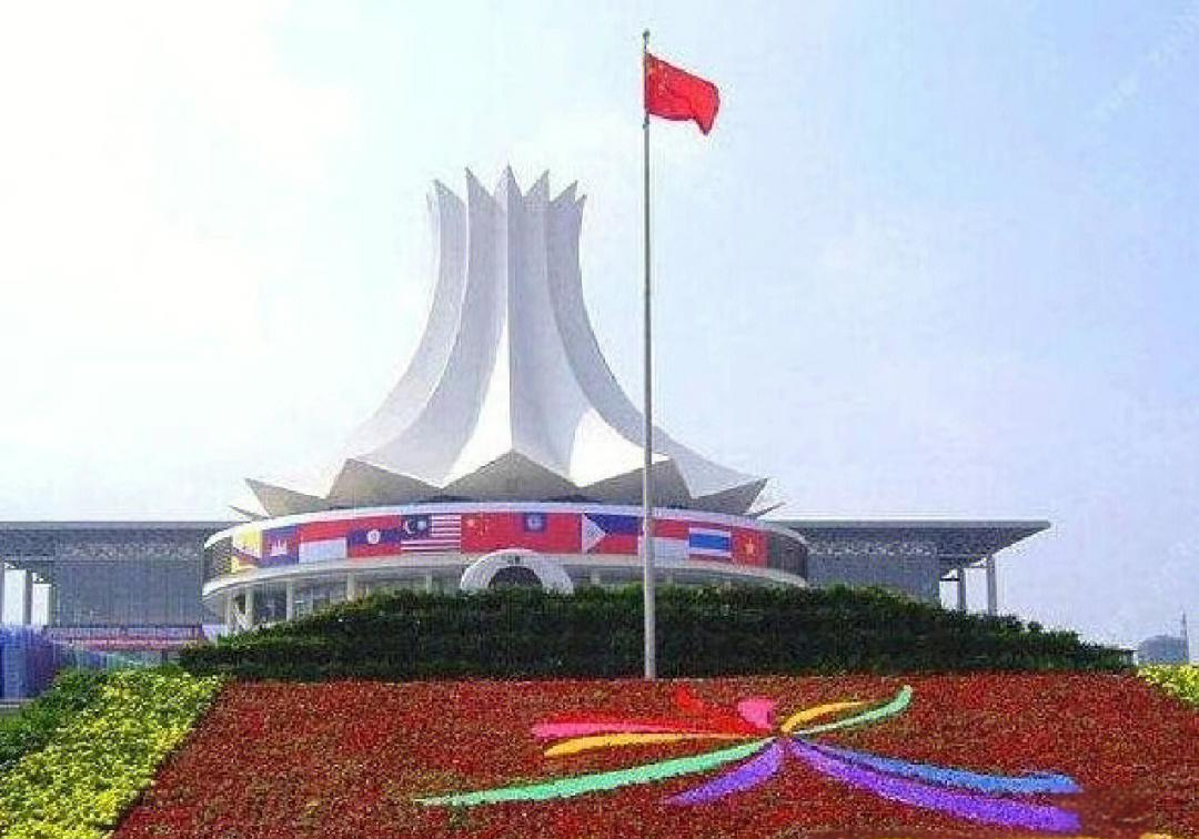 中国邮政东盟跨境货运专列开通