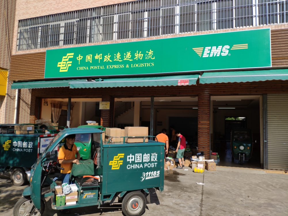 中国邮政东盟跨境货运专列开通