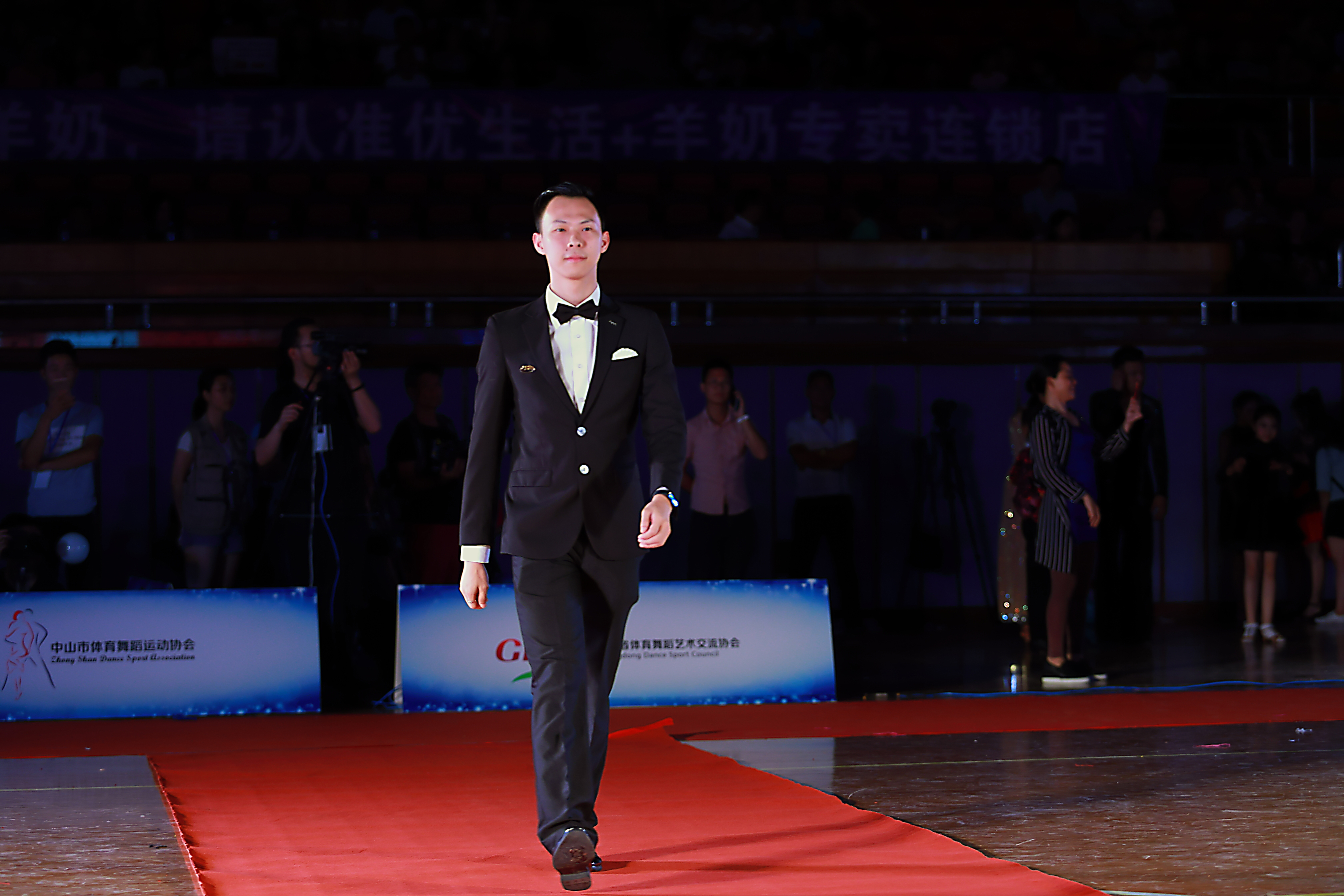 许其亮同志遗体在京火化 习近平等到八宝山革命公墓送别