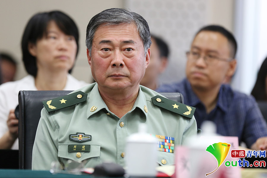 中共中央举行纪念陈云同志诞辰120周年座谈会 习近平发表重要讲话