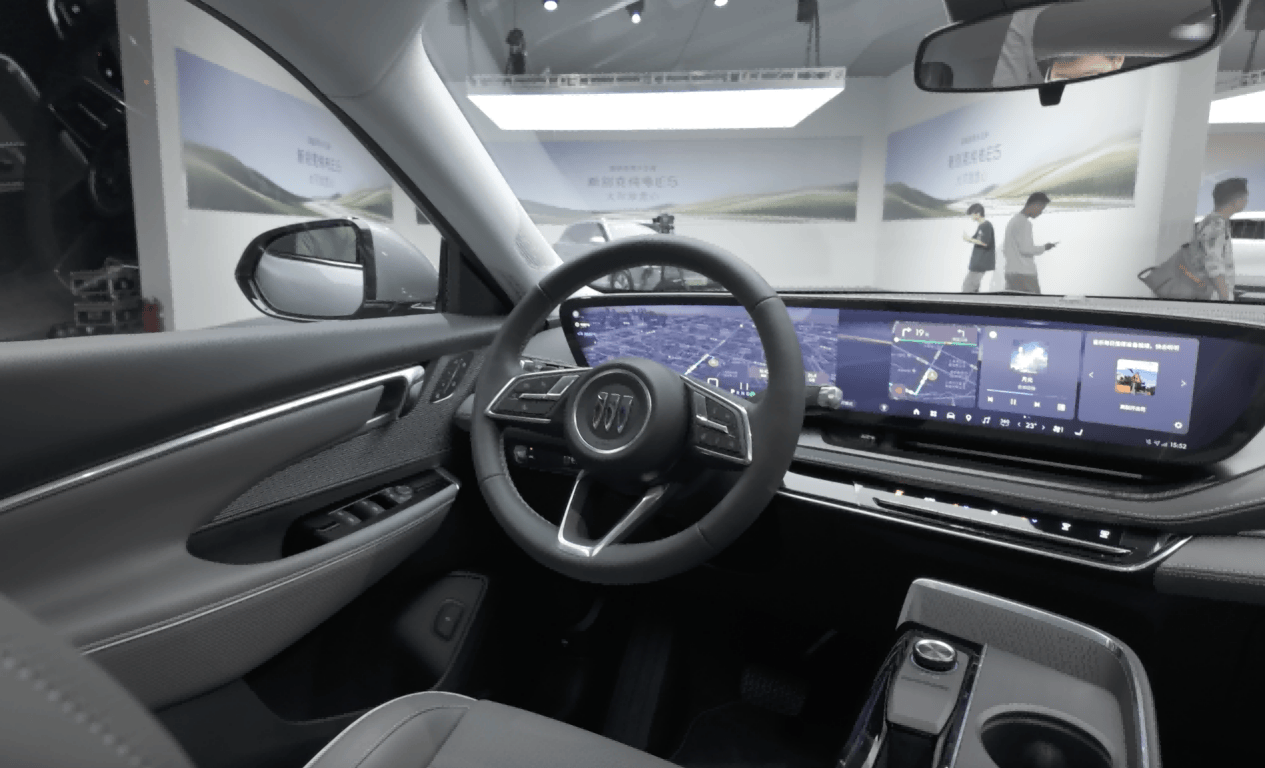 上汽通用汽车“新别克纯电E5”焕新上市