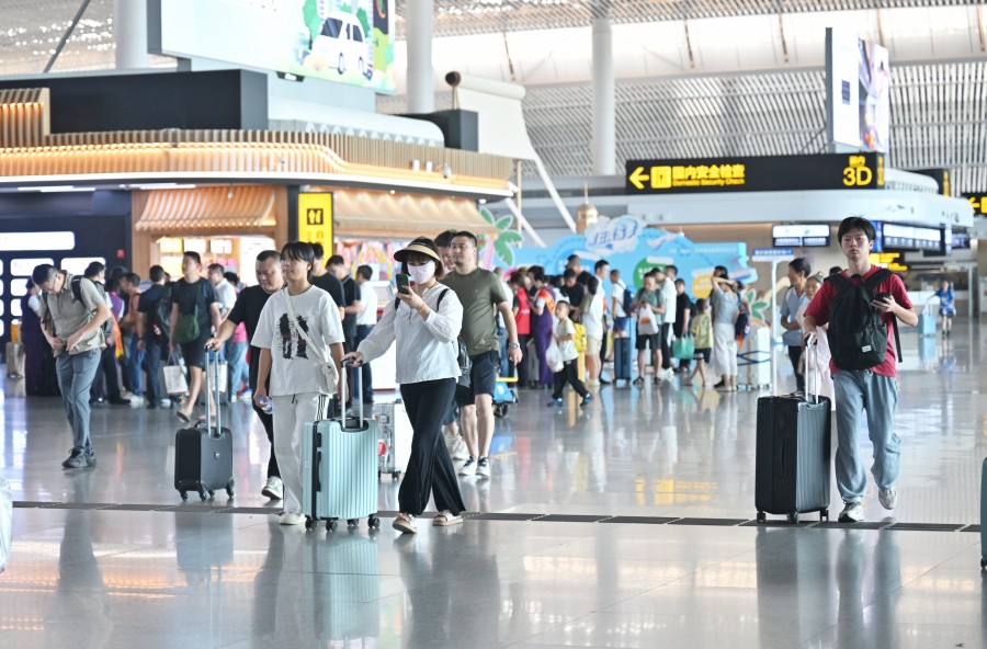 暑运期间北京两机场计划日均执行超2200个航班