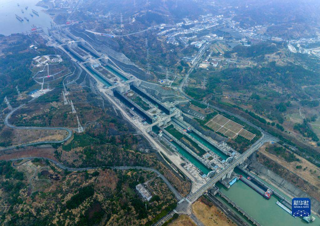 三峡枢纽2025年上半年度通过量同比增长10.4%