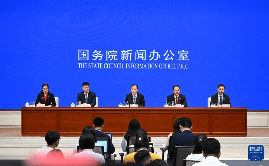 高质量完成“十四五”规划丨开放动力更强劲、民生服务更高效、口岸边境更稳固——“十四五”移民管理工作为“开放中国”“活力中国”注入新动能