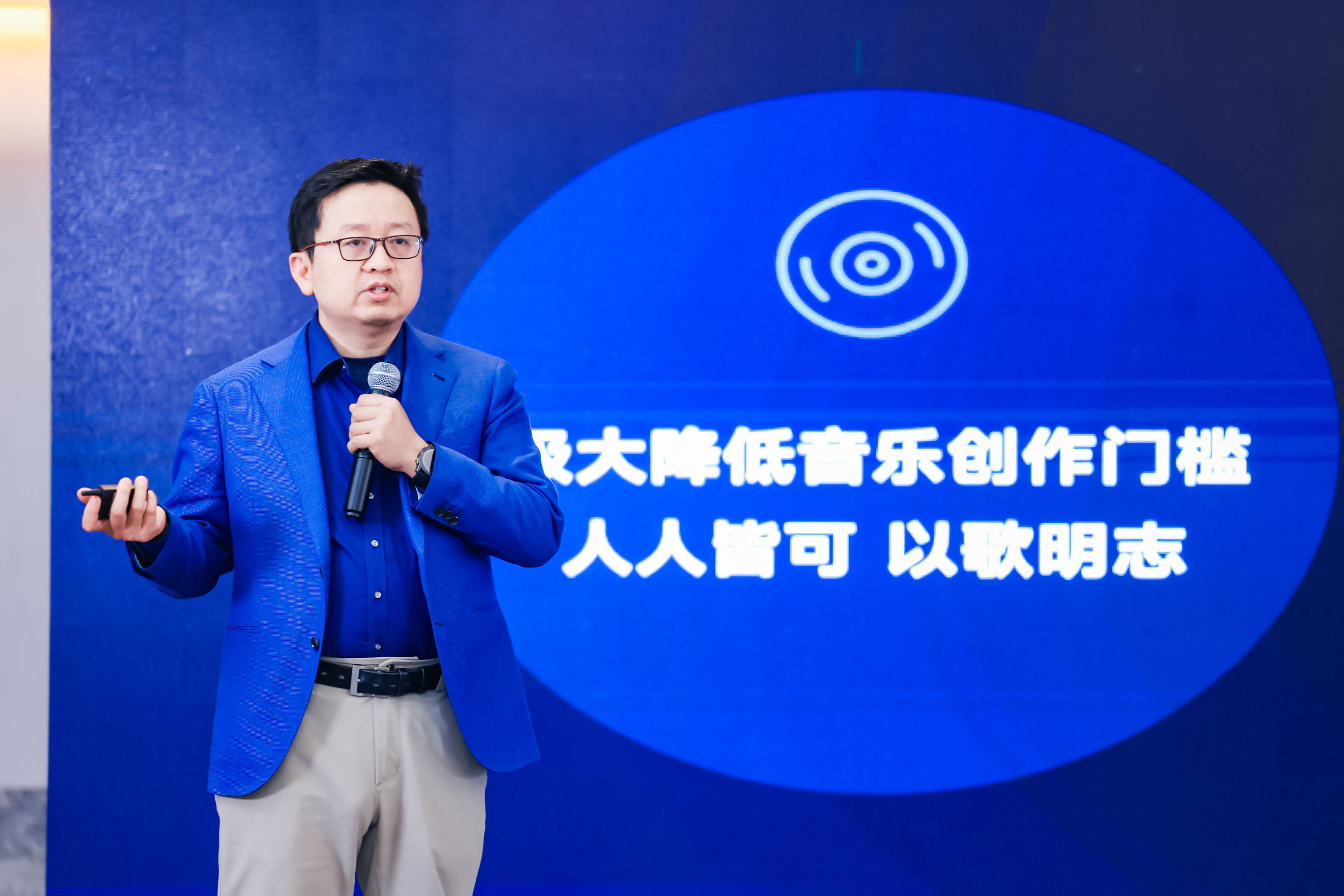 昆仑万维：推出并开源多模态统一预训练模型Skywork UniPic