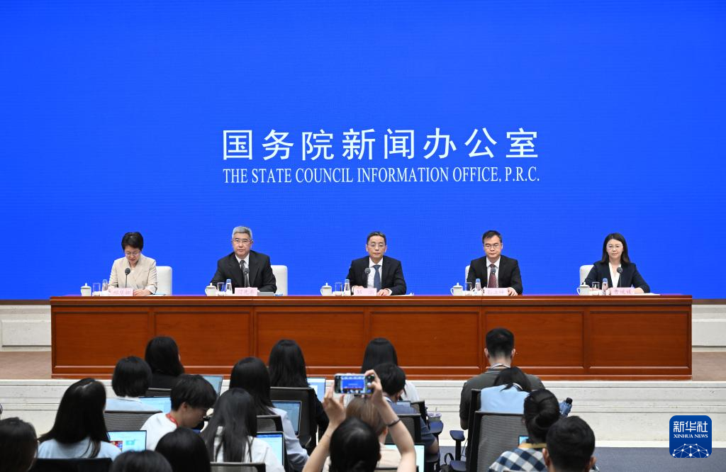 财经聚焦丨金融政策精准发力 信贷结构持续优化——透视7月金融数据