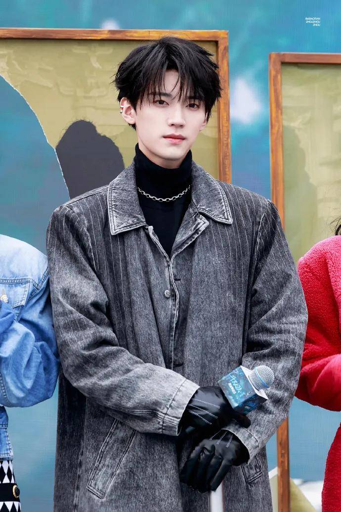 谁来接棒“顶流” 公募多路突围“后明星时代”