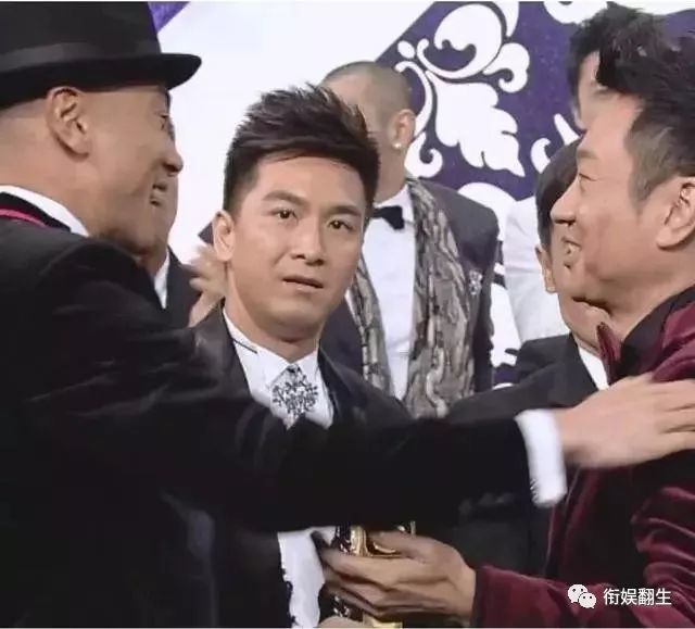 “围猎”迷你LOF：“在刀尖上跳舞”的游戏