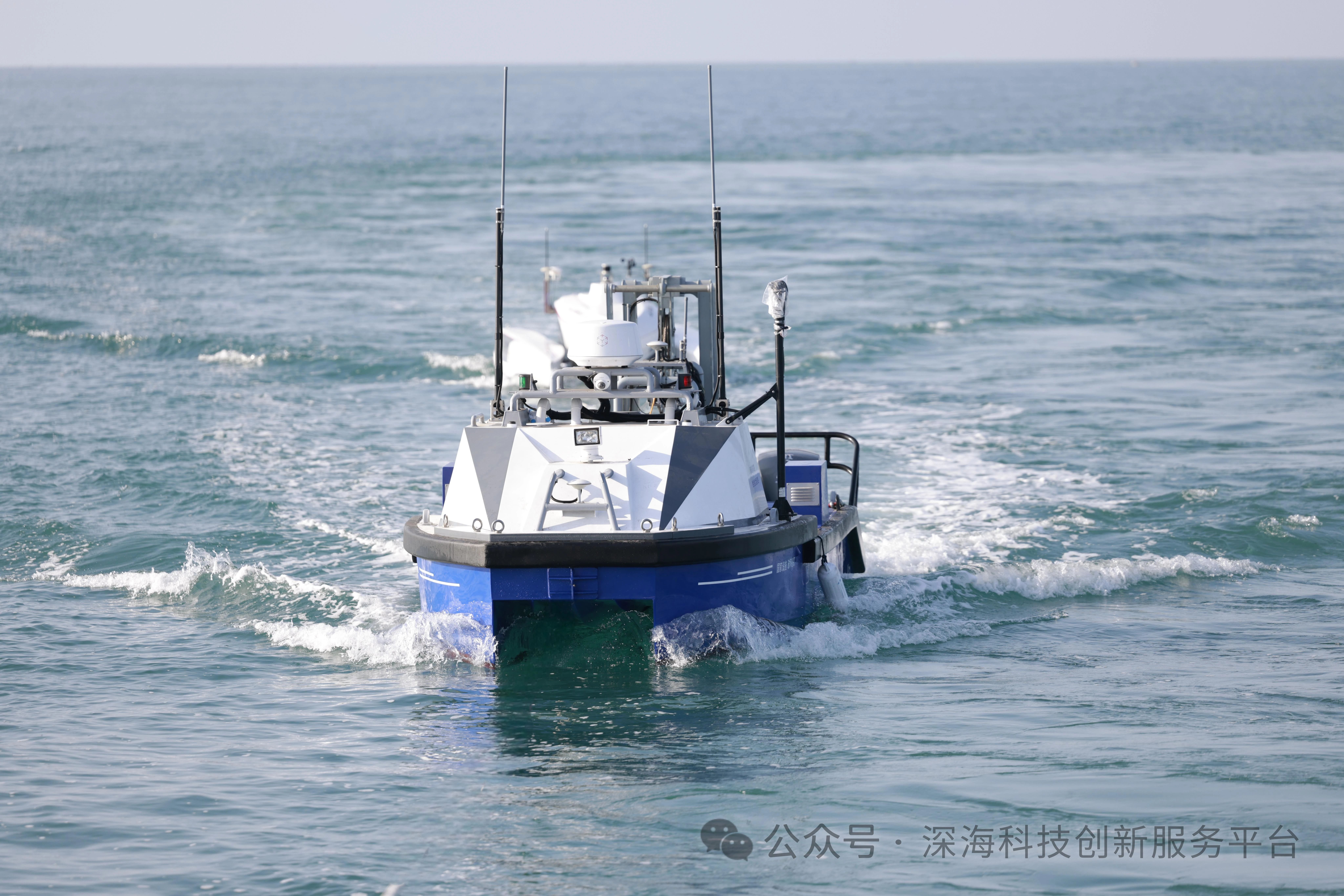 6000米级深海无人遥控潜水器“海琴”号成功海试
