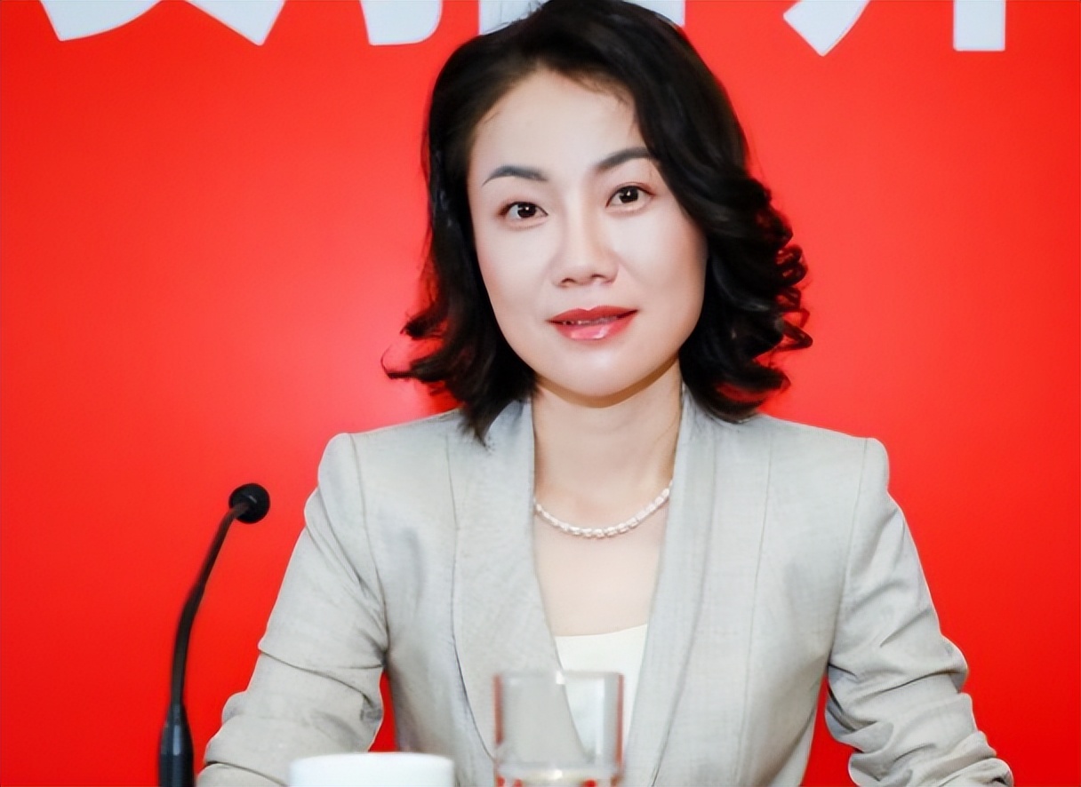 解析“小暖象”背后的“五稳”“六维”密码——访信银理财总裁董文赜