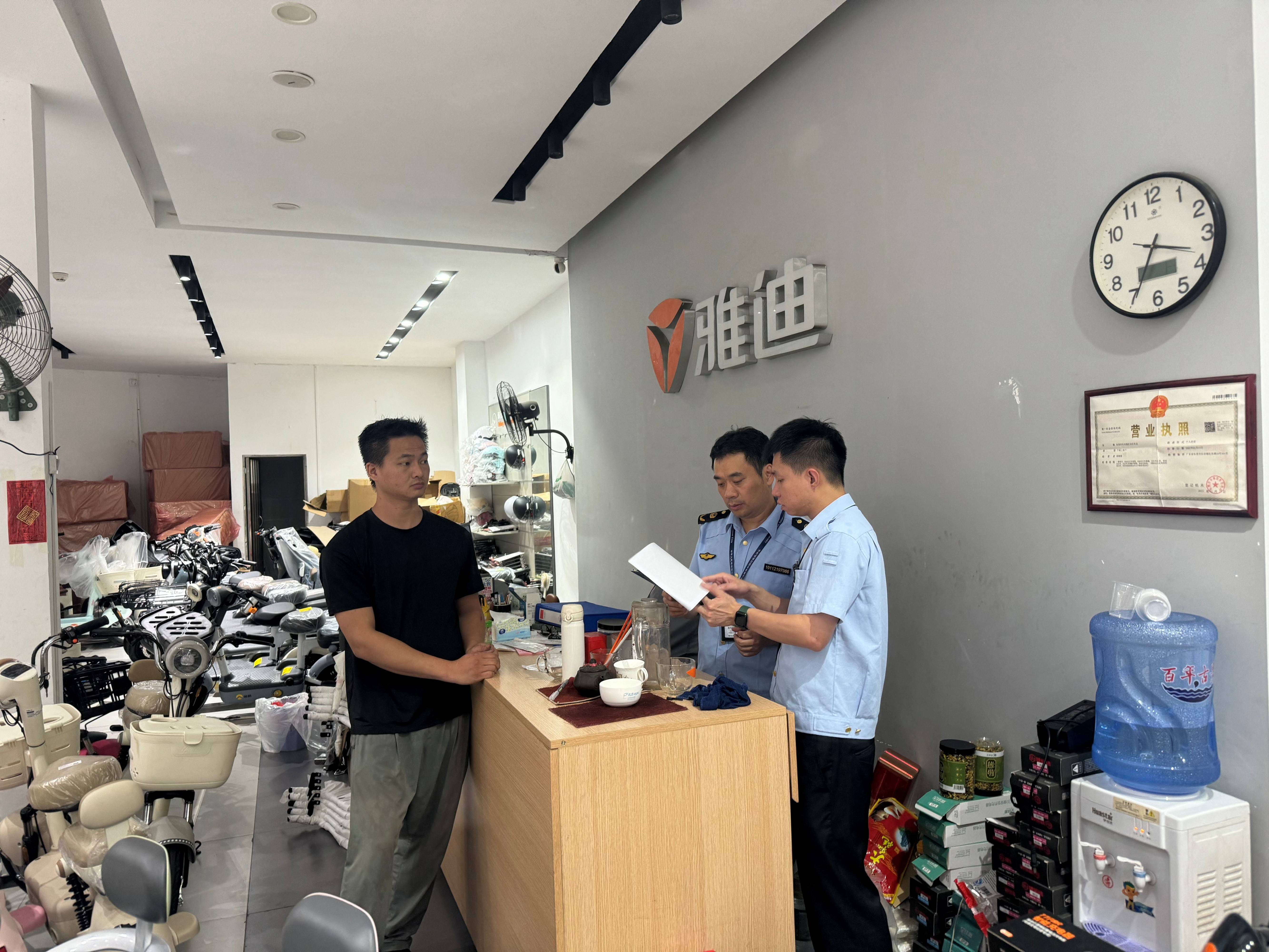 退市不能免责 监管部门持续查处违法违规行为