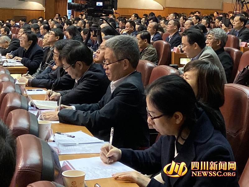 学习贯彻党的二十届四中全会精神中央宣讲团动员会在京召开 蔡奇出席会议并讲话