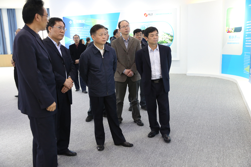 国家外汇管理局局长朱鹤新：近期将发布境内企业境外上市资金管理等政策