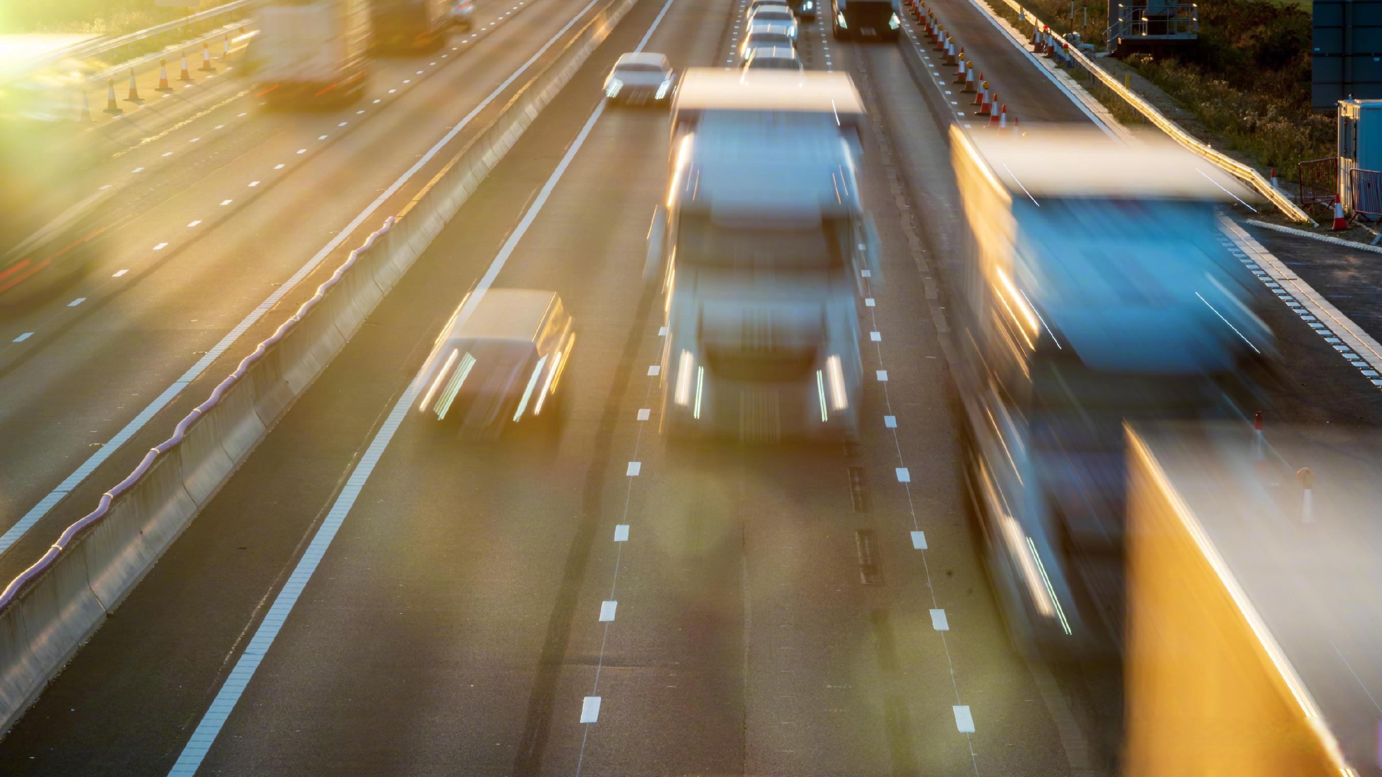 前三季度我国交通出行人数超500亿人次