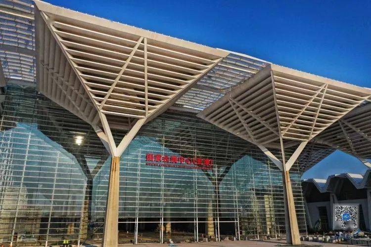 华海清科荣获“新质企业金牛奖”