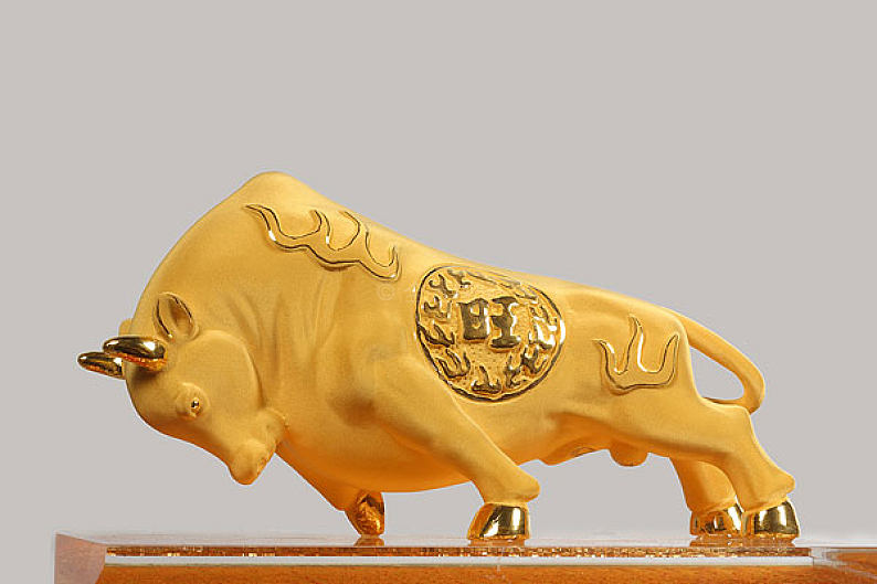 华海清科荣获“新质企业金牛奖”