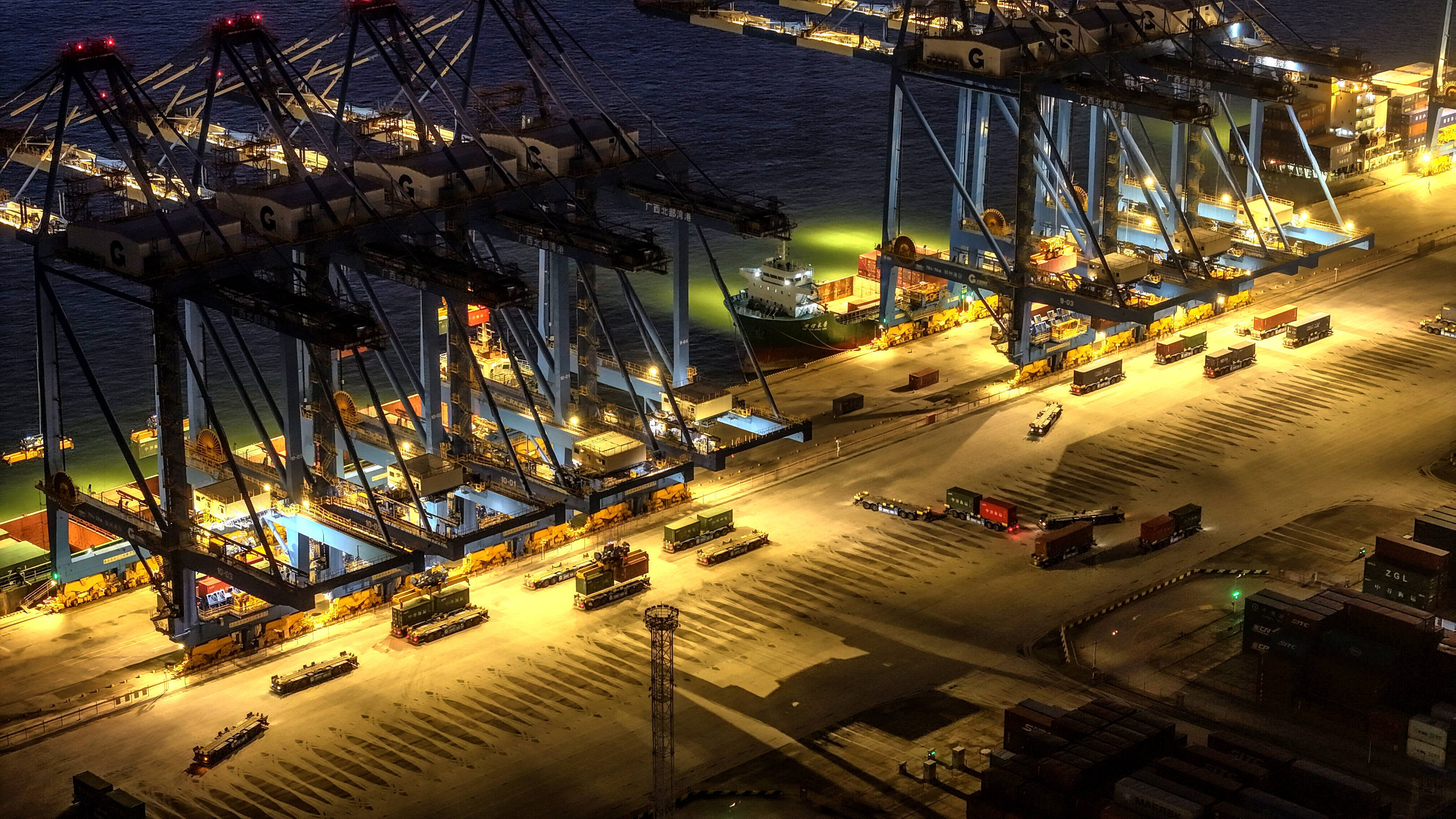 西部陆海新通道跨境公路班车今年前10月货值同比增长4.5倍