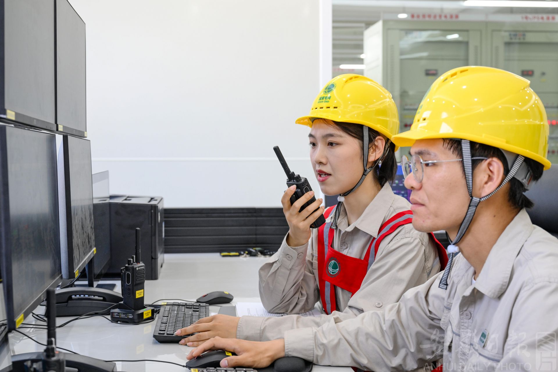 “陕电入皖”特高压工程安徽段全线贯通