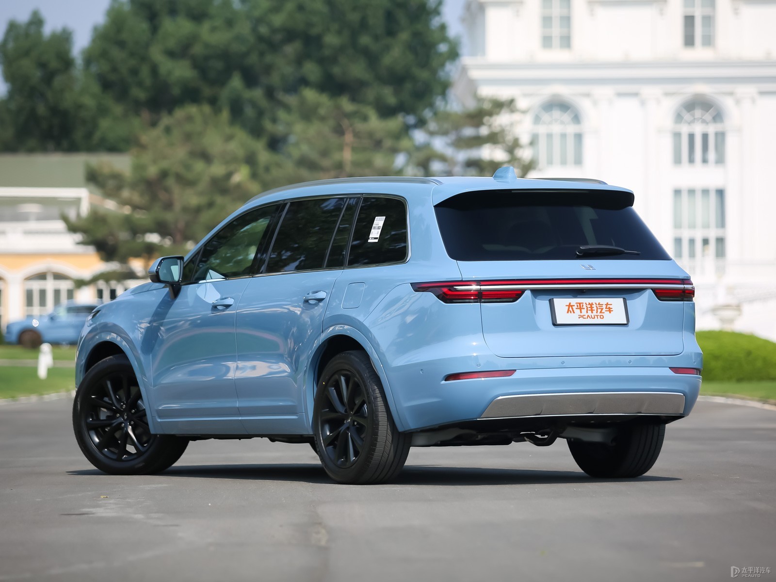 理想汽车发布首款AI眼镜