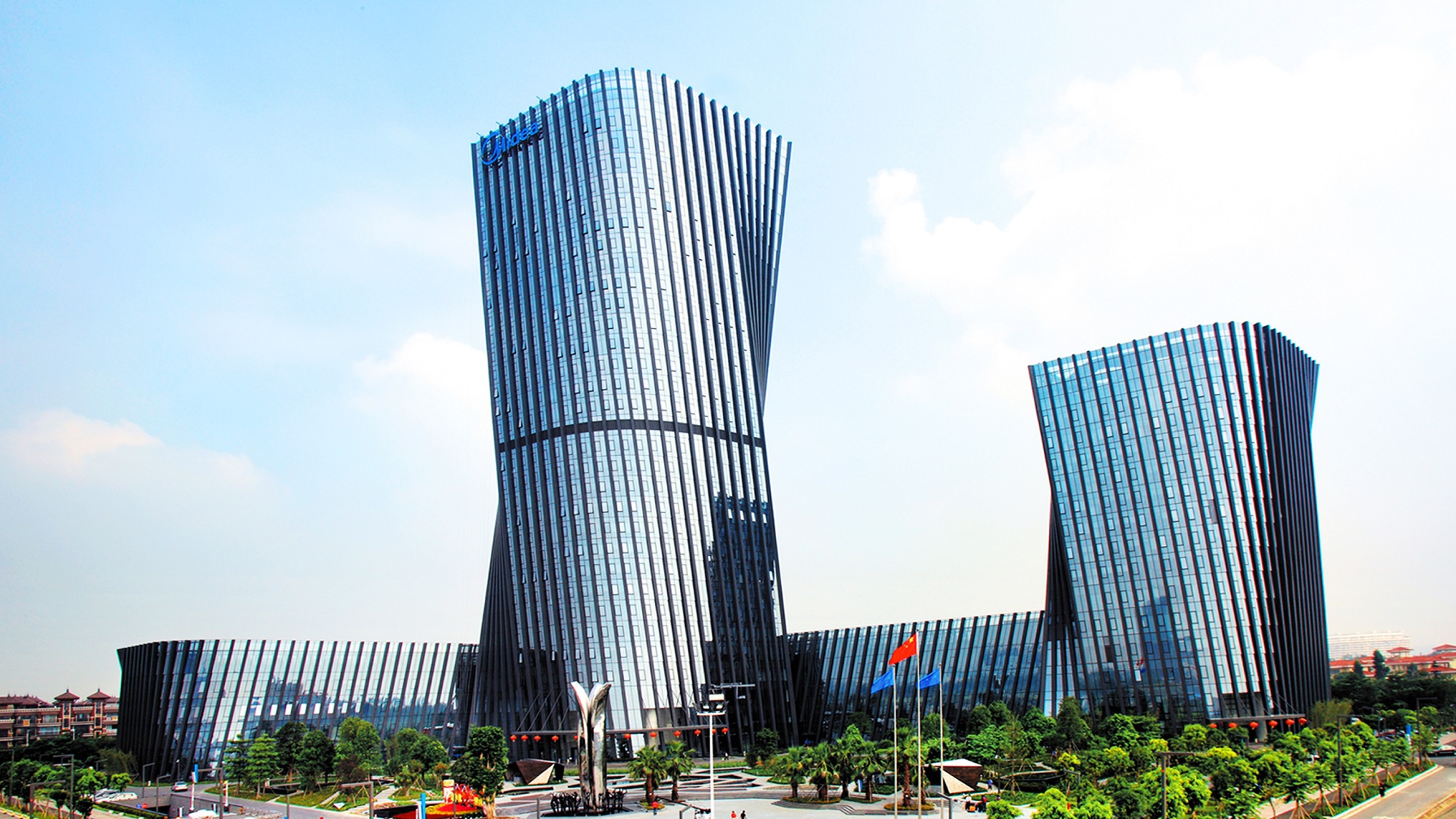 美的集团与汇川技术战略携手 在智能电梯等领域开展合作