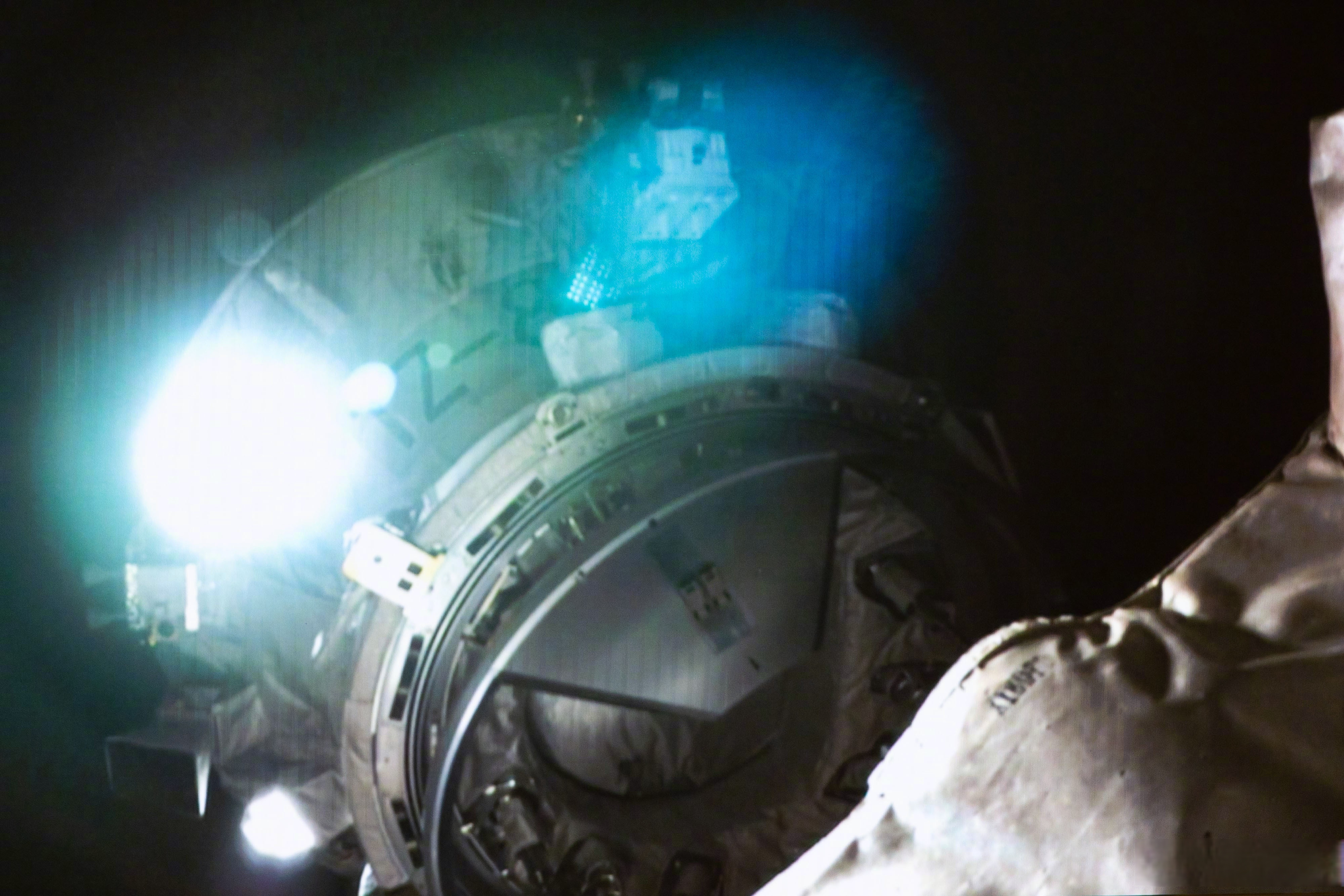 新华鲜报丨“太空快递员”!轻舟货运飞船完成多项关键技术验证