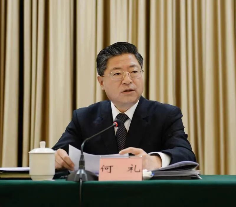 新华社评论员：确保“十五五”开好局起好步——一论学习贯彻中央经济工作会议精神