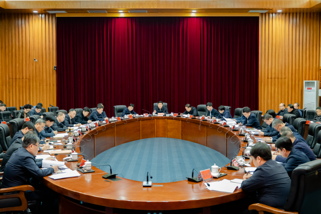 新华述评·聚焦中央经济工作会议丨必须做到既“放得活”又“管得好”——学习领会“五个必须”做好明年经济工作