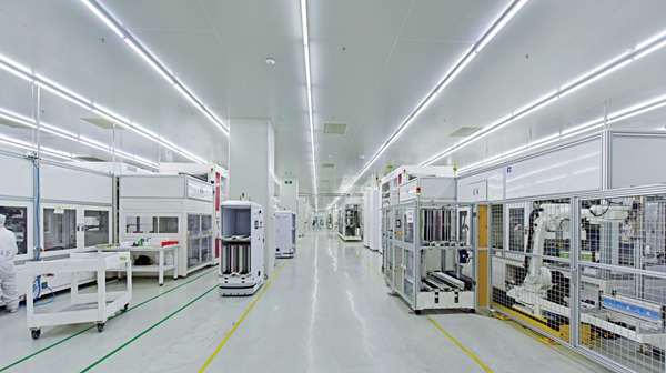 黑晶光电：二端叠层技术规模化量产线厂房主体已建成