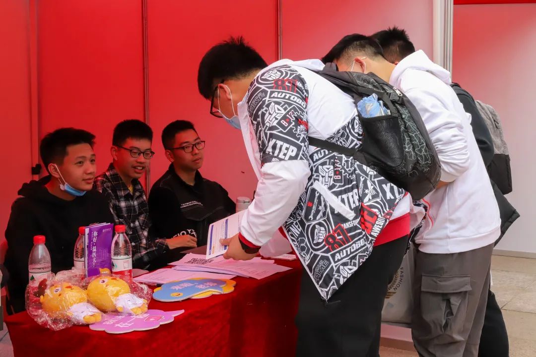 杨伟民：形成供给需求分配三位一体、方向一致的系统性政策