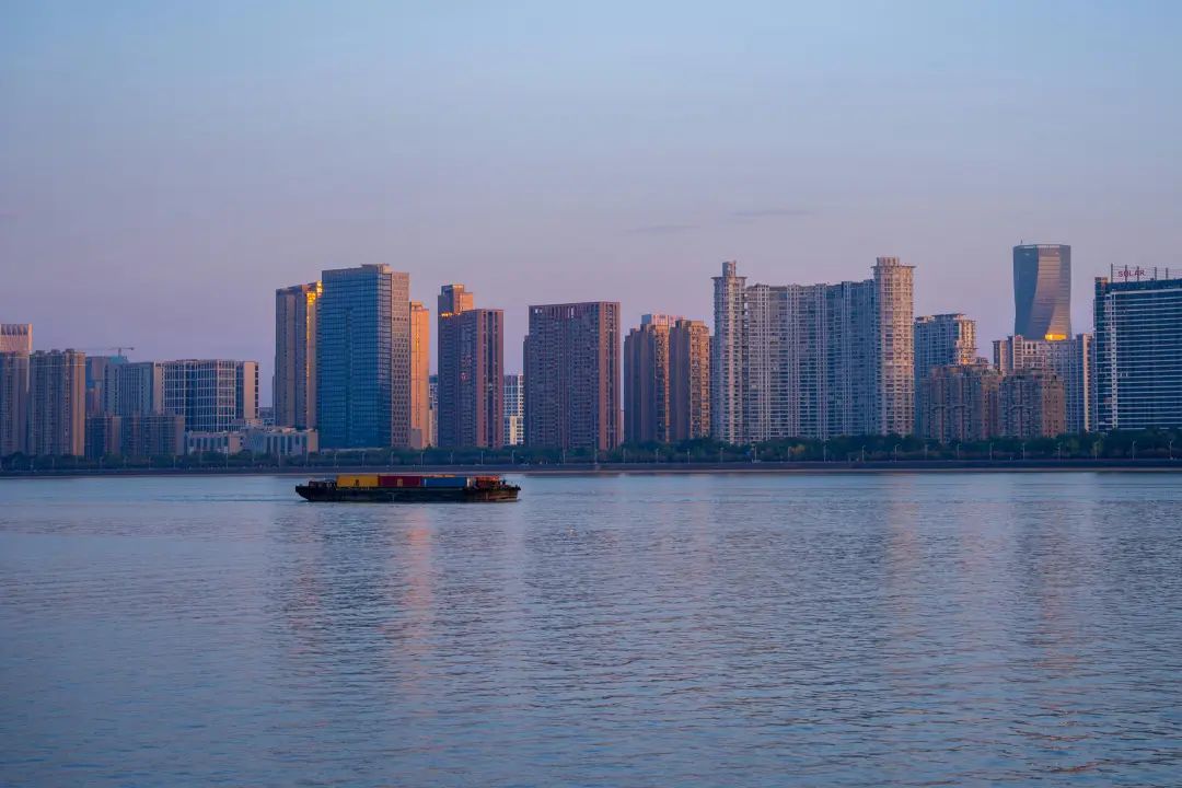 南华期货港股主板上市 助力业务专业化国际化转型